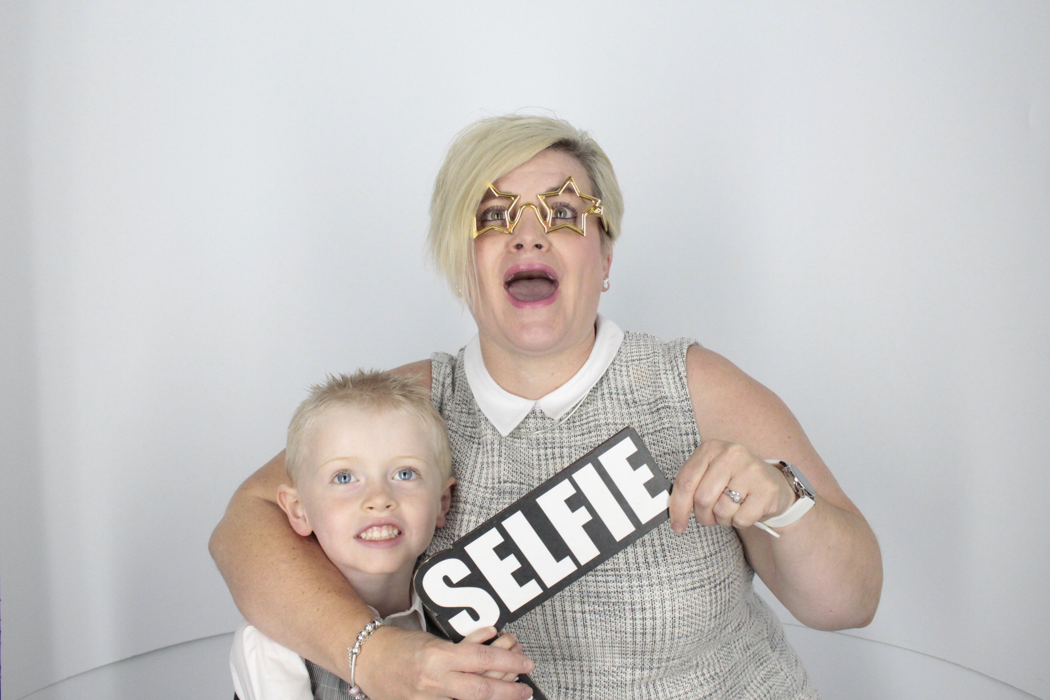 Emma & Karl's Wedding | View more photos from the event at gallery.myphotoboothexperience.co.uk/u/MyPhotoBoothExperienceLtd/Emma-Karls-Wedding